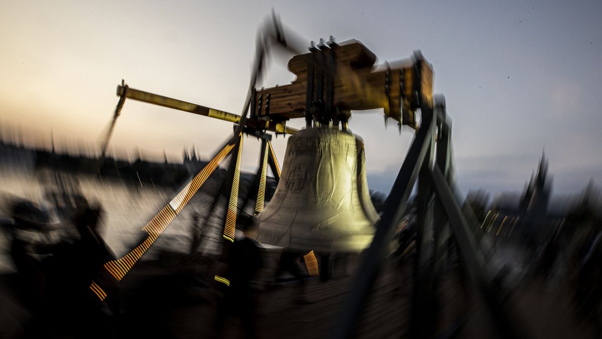 Obrazem: Zvon smíření zpíval za zvony ukradené za protektorátu